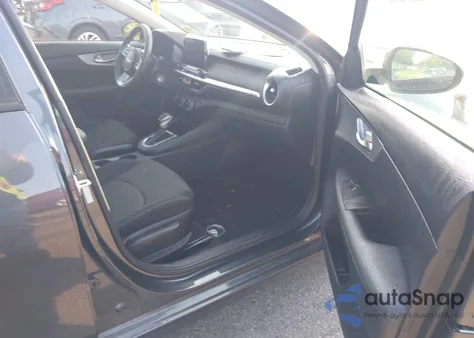 2022 Kia Forte Lxs z USA, uszkodzony, nr VIN 3KPF24AD2NE500429